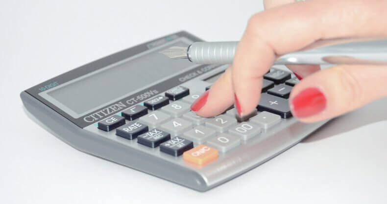 「お金のプロ」会計事務所も高コスト体質だった